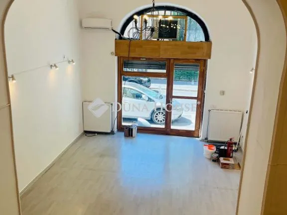 Kiadó kereskedelmi és ipari ingatlan Budapest VI. kerület, Aradi utca 65 nm