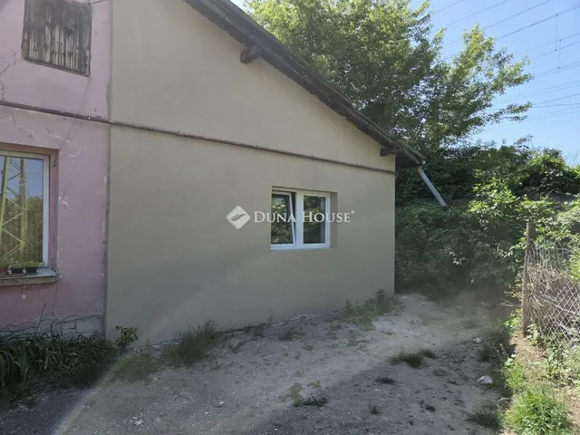 Eladó lakás Szob, Petőfi Sándor utca 40 nm