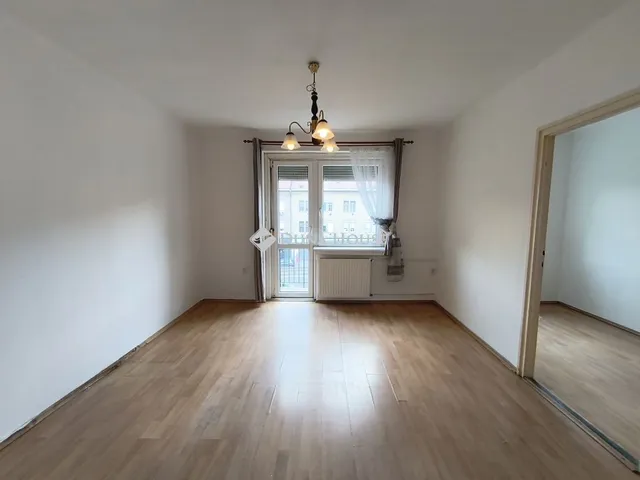Eladó lakás Budapest XIII. kerület, Váci út 41 nm
