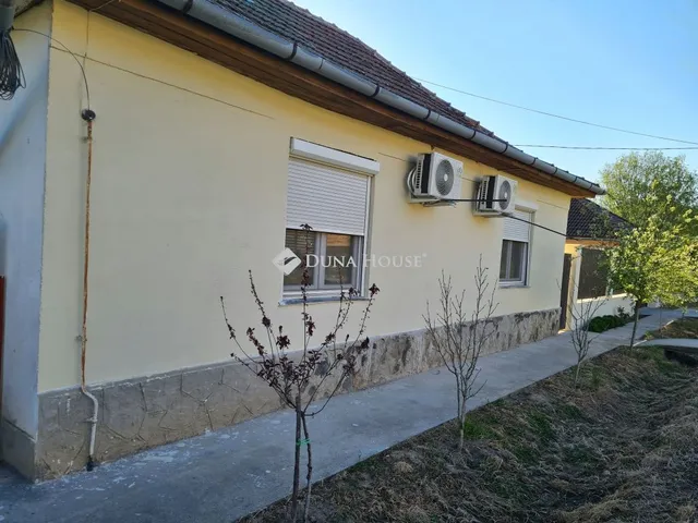 Eladó ház Vácszentlászló 90 nm