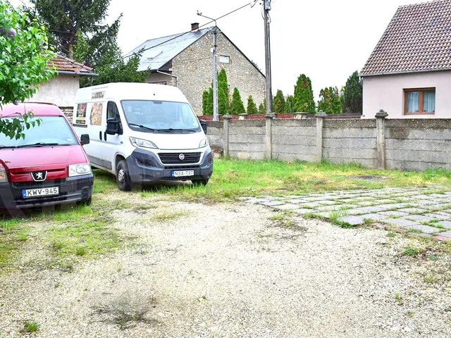 Eladó kereskedelmi és ipari ingatlan Miskolc, Martinkertváros 199 nm