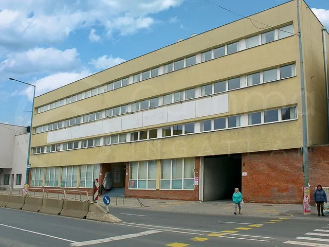 Kiadó kereskedelmi és ipari ingatlan Miskolc, Belváros 500 nm