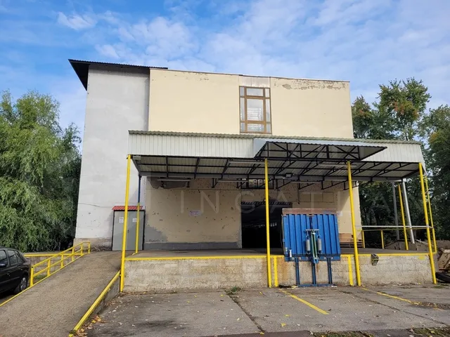 Eladó kereskedelmi és ipari ingatlan Tiszaújváros 4320 nm