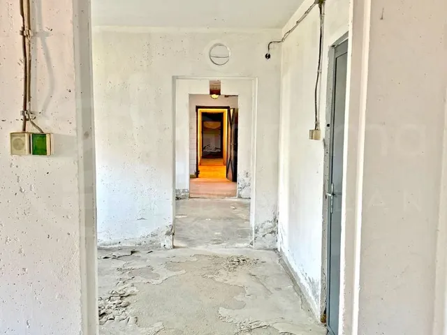 Eladó kereskedelmi és ipari ingatlan Miskolc, Zsolcai kapu 440 nm