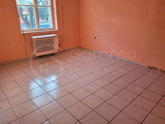 Kiadó kereskedelmi és ipari ingatlan Miskolc, Belváros 38 nm