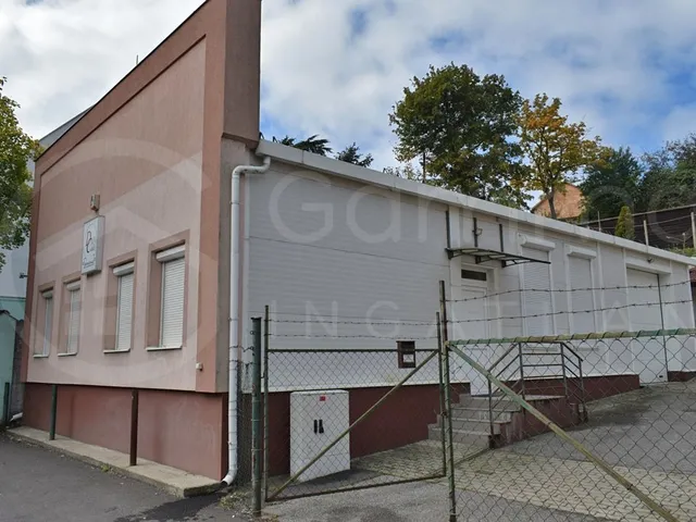 Eladó kereskedelmi és ipari ingatlan Miskolc, Szentpéteri kapu 227 nm