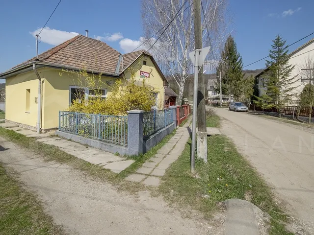 Eladó kereskedelmi és ipari ingatlan Zubogy 26 nm