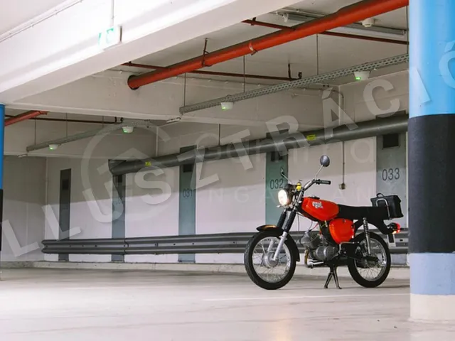 Kiadó garázs Miskolc, Belváros 18 nm