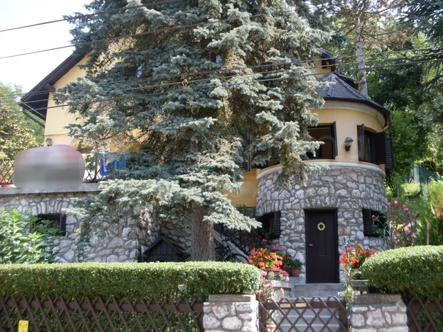 Eladó ház Miskolc, Miskolctapolca 260 nm