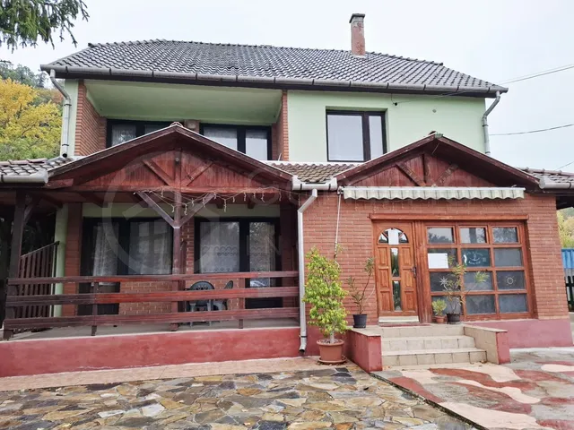 Eladó kereskedelmi és ipari ingatlan Miskolc, Miskolctapolca 240 nm