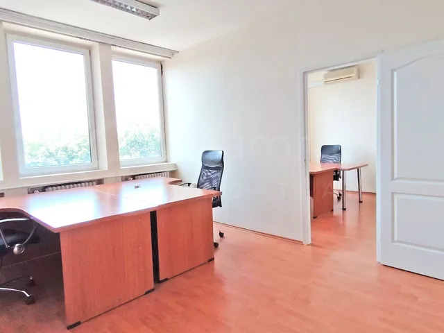 Kiadó kereskedelmi és ipari ingatlan Miskolc, Belváros 37 nm