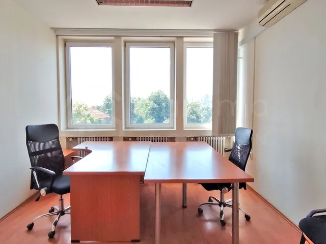 Kiadó kereskedelmi és ipari ingatlan Miskolc, Belváros 37 nm