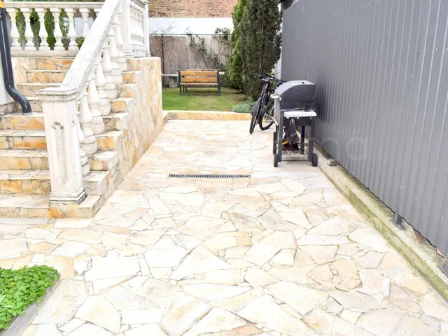 Eladó ház Debrecen, Óváros 240 nm