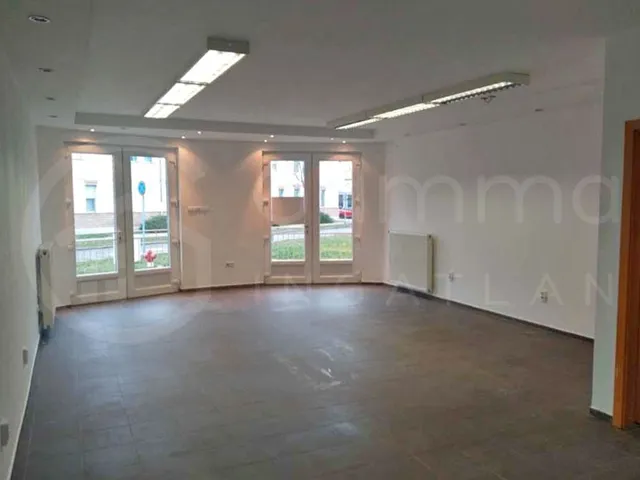 Eladó kereskedelmi és ipari ingatlan Mezőkövesd 48 nm