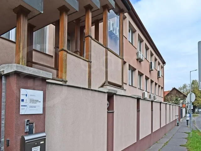 Eladó kereskedelmi és ipari ingatlan Miskolc, Szentpéteri kapu 2621 nm