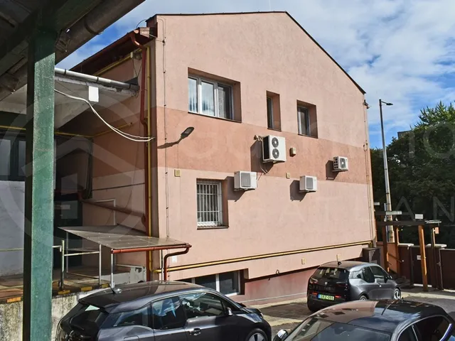 Eladó kereskedelmi és ipari ingatlan Miskolc, Szentpéteri kapu 2621 nm