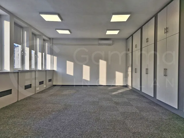 Kiadó kereskedelmi és ipari ingatlan Miskolc, Belváros 143 nm