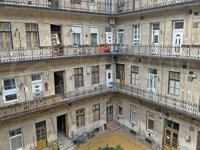 Eladó kereskedelmi és ipari ingatlan Budapest VIII. kerület 88 nm