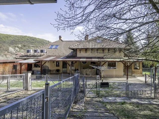 Eladó ház Sajógalgóc 217 nm