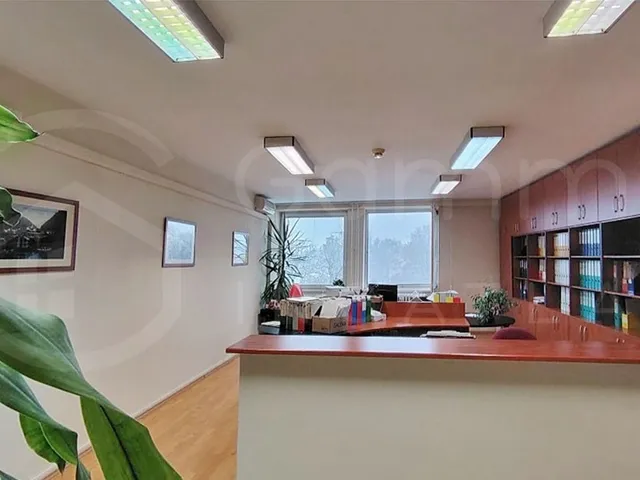 Eladó kereskedelmi és ipari ingatlan Miskolc, Belváros 244 nm