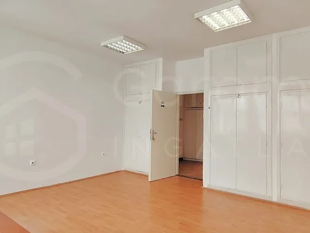 Kiadó kereskedelmi és ipari ingatlan Miskolc, Belváros 25 nm