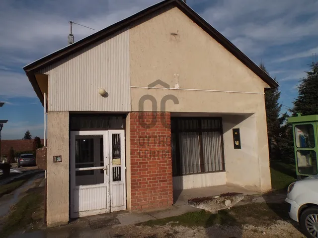 Eladó kereskedelmi és ipari ingatlan Nyárád 61 nm