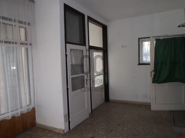Eladó kereskedelmi és ipari ingatlan Nyárád 61 nm