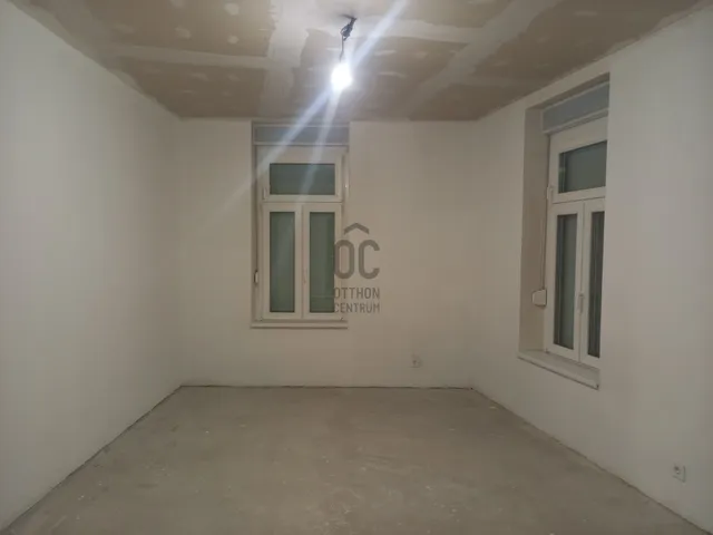 Eladó ház Pápa, Erzsébetváros 204 nm