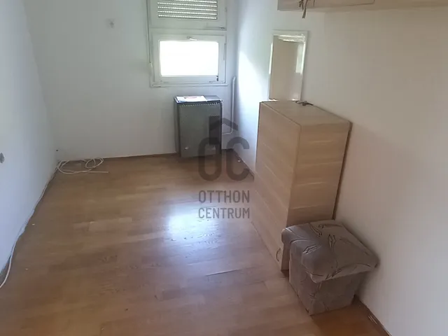 Eladó lakás Pápa, Vajda Péter-lakótelep 60 nm