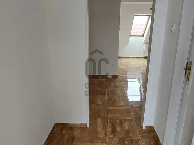 Eladó lakás Pápa, Belváros 38 nm