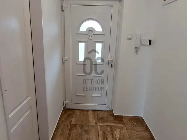Eladó lakás Pápa, Belváros 38 nm