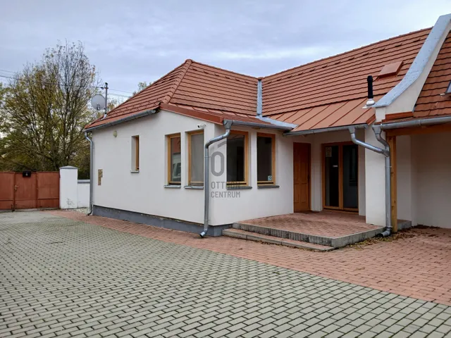 Eladó ház Somlójenő 221 nm