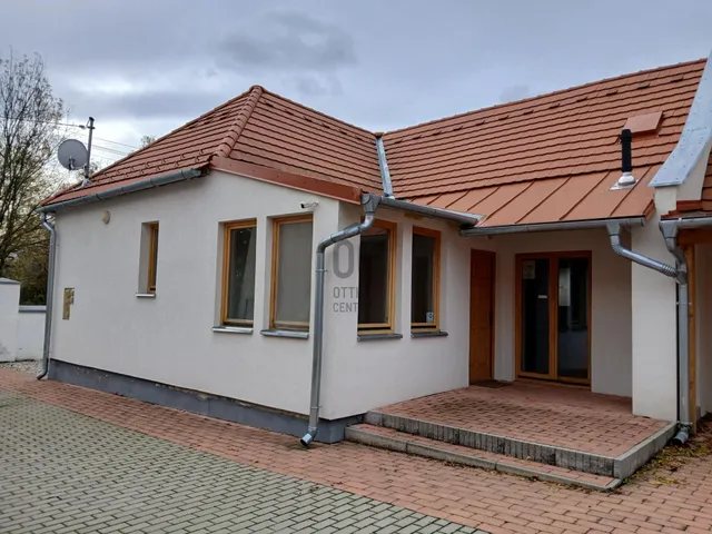 Eladó ház Somlójenő 1999 nm