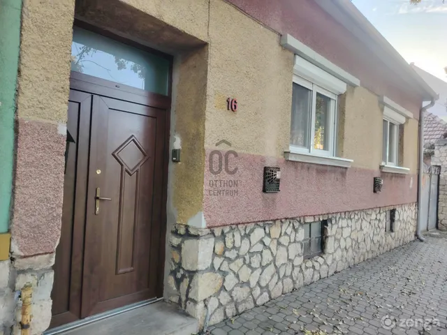 Eladó ház Pápa, Belváros 71 nm
