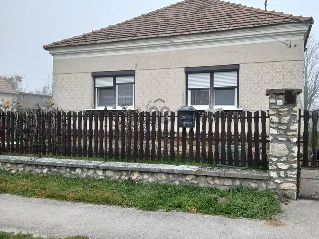 Eladó ház Pápadereske 78 nm