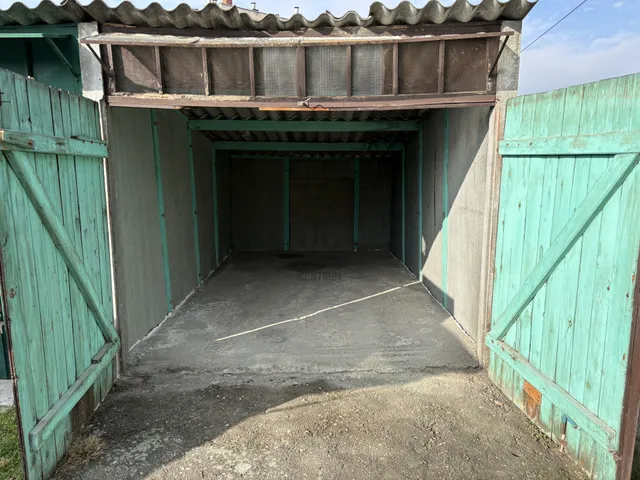 Eladó garázs Pápa 16 nm