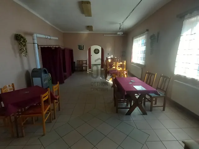 Eladó kereskedelmi és ipari ingatlan Szany 221 nm