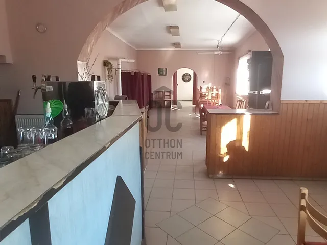 Eladó kereskedelmi és ipari ingatlan Szany 221 nm