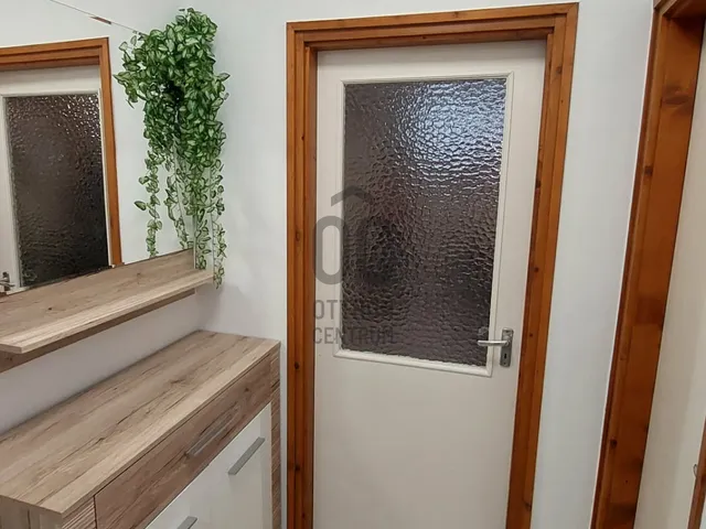 Kiadó lakás Pápa, Belváros 67 nm