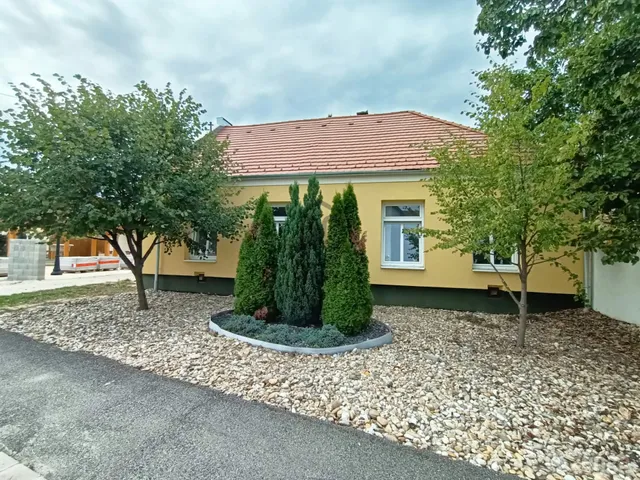 Eladó ház Csót 123 nm