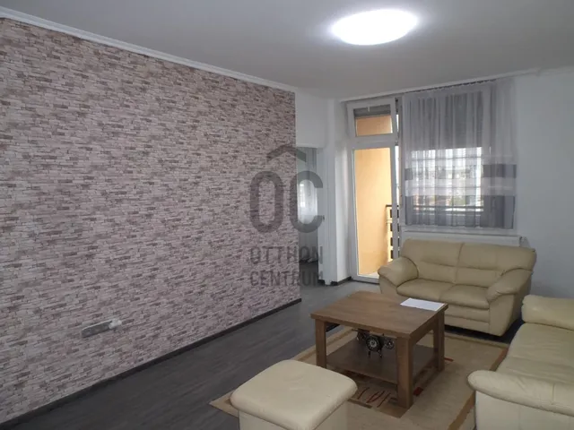 Eladó lakás Pápa, Vajda Péter-lakótelep 53 nm