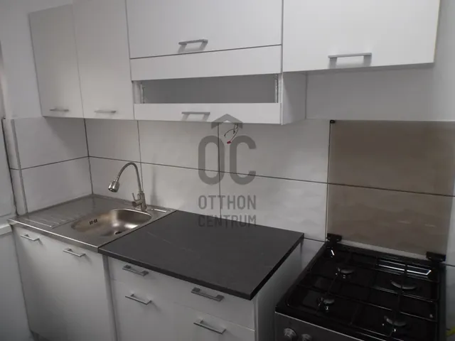 Eladó lakás Pápa, Vajda Péter-lakótelep 53 nm