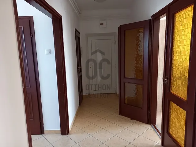 Kiadó lakás Pápa, Felsőváros 74 nm