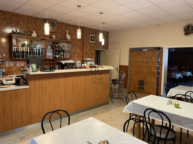 Eladó kereskedelmi és ipari ingatlan Nagyalásony 328 nm