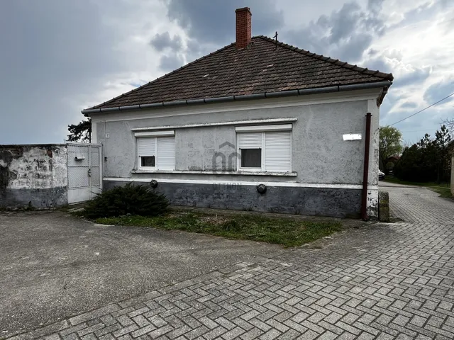 Eladó ház Egyházaskesző 69 nm