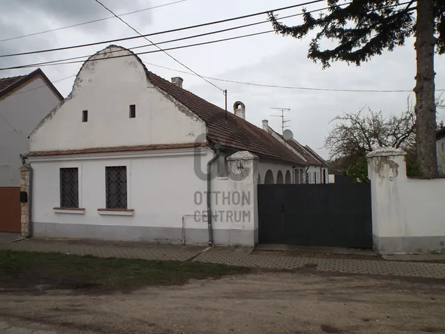 Eladó ház Adásztevel 284 nm