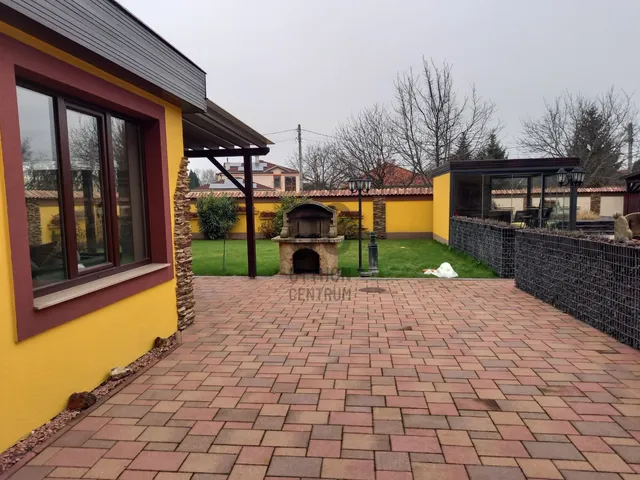 Kiadó ház Pápa, Alsóváros 120 nm