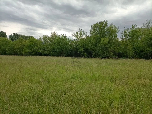 Eladó telek Pápa 601 nm