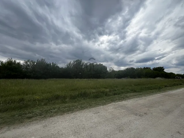 Eladó telek Pápa 601 nm