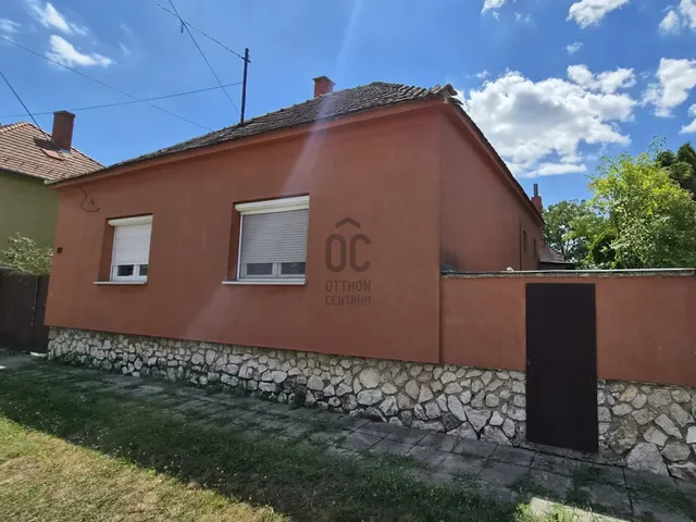 Eladó ház Pápa, Tókert 90 nm